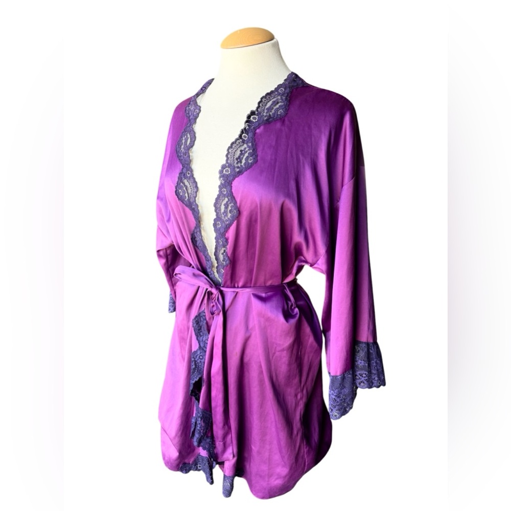 Vintage In Bloom Eve Robe - Picture 3 of 7